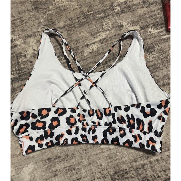 SHEIN Curve Women’s Scoop Neck, Cross Cross Spaghetti Strap Sports Bra - 3XL - Picture 3 of 10